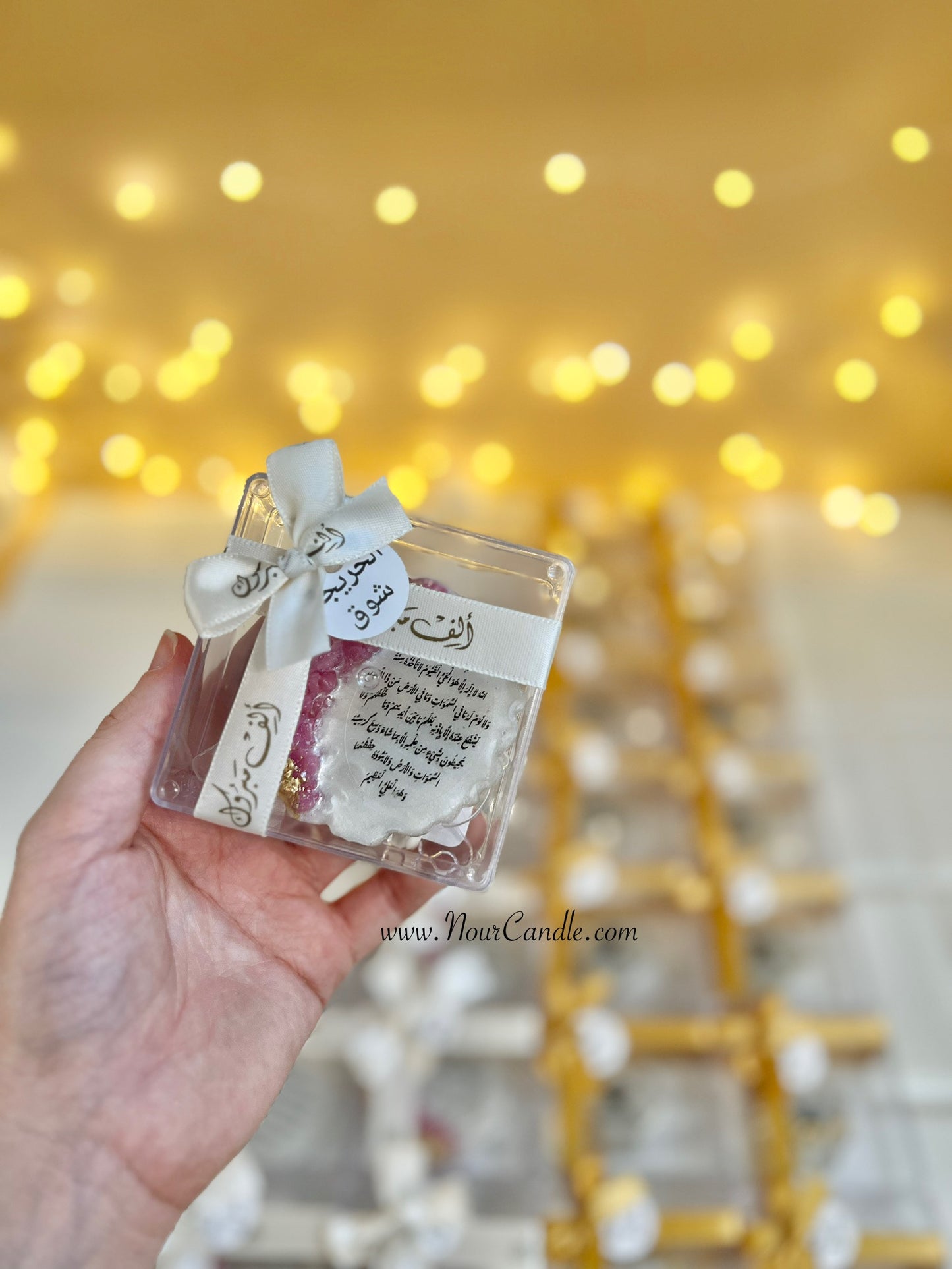 برواز ريزن باللون الوردي